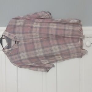 American Threads Pink and Gray Plaid Casual Button Down Shirt